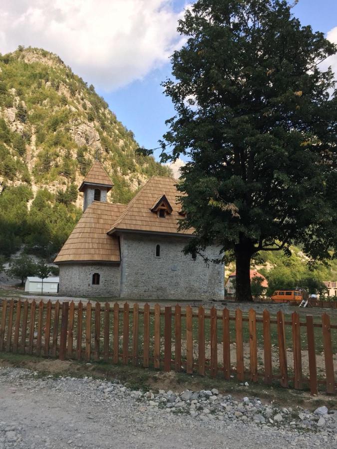 Bujtina Pllumi Theth Bed & Breakfast ภายนอก รูปภาพ