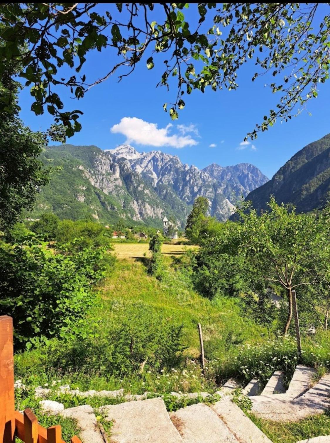 Bujtina Pllumi Theth Bed & Breakfast ภายนอก รูปภาพ
