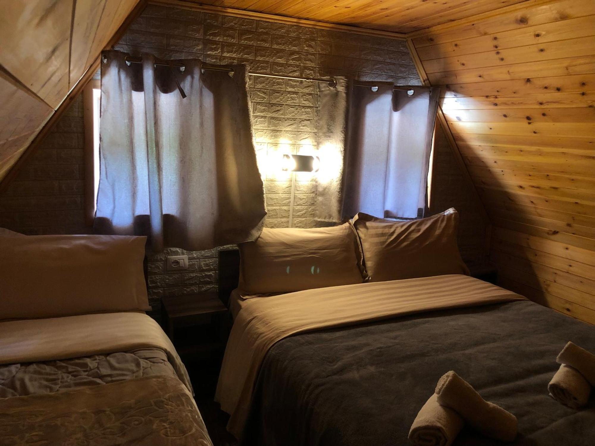 Bujtina Pllumi Theth Bed & Breakfast ภายนอก รูปภาพ