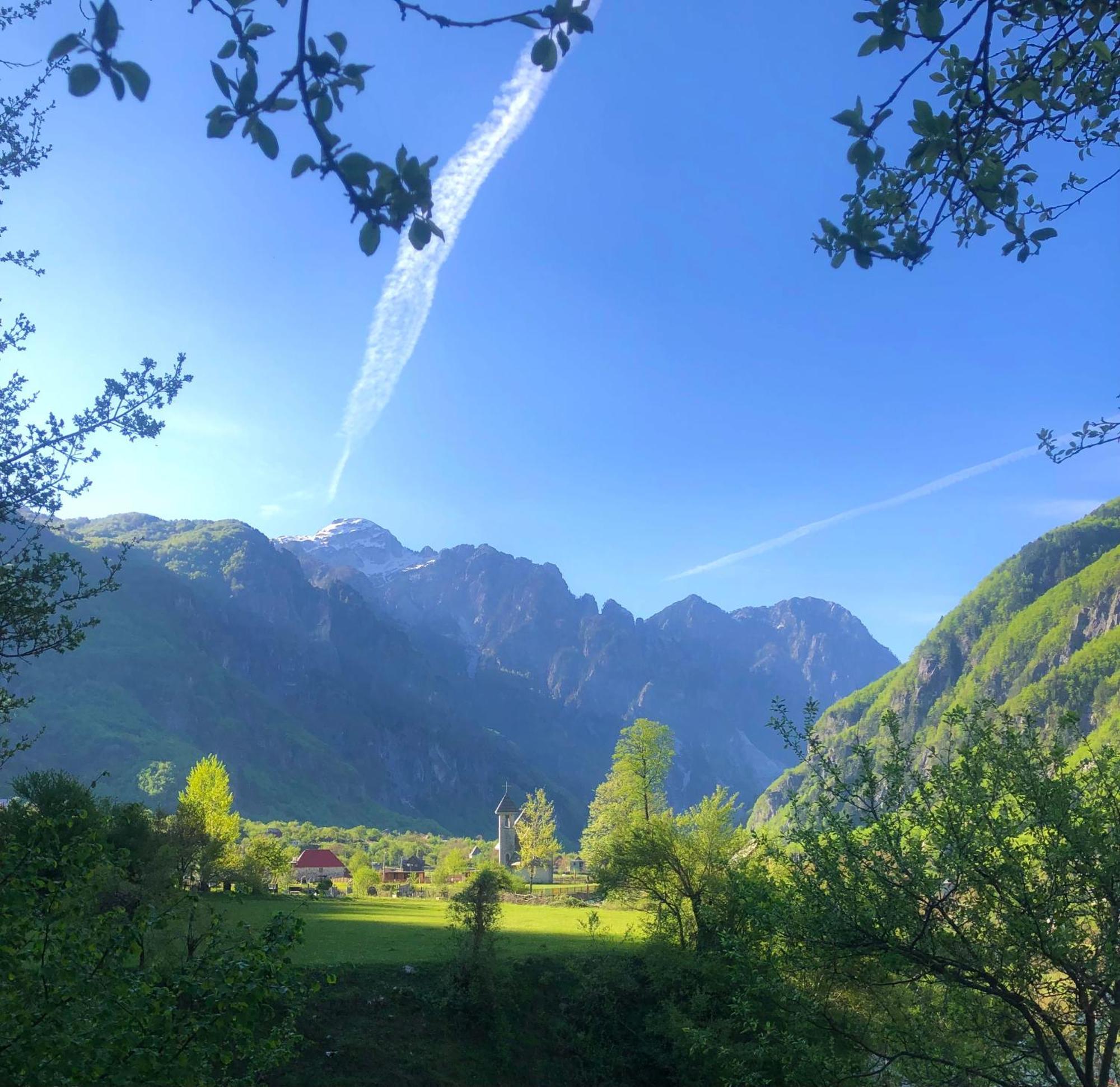 Bujtina Pllumi Theth Bed & Breakfast ภายนอก รูปภาพ